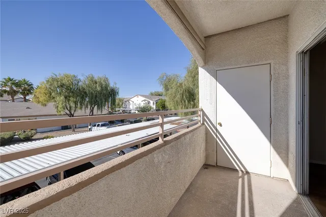 $1,200 | 5655 East Sahara Avenue, Unit 2040, Las Vegas, NV 89142