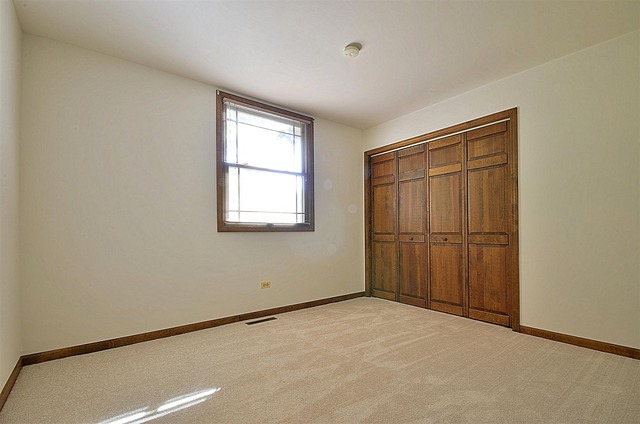 715 Roberts Lane Batavia, IL 60510 - Photo 16 of 24 a view of an empty room with a window