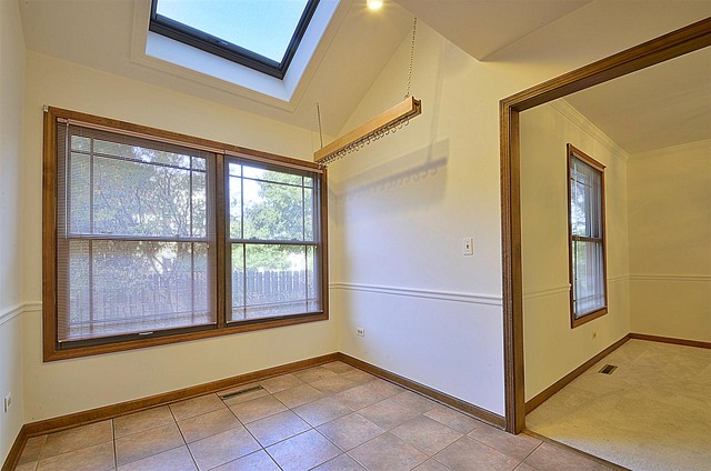 715 Roberts Lane Batavia, IL 60510 - Photo 10 of 24 a view of front door