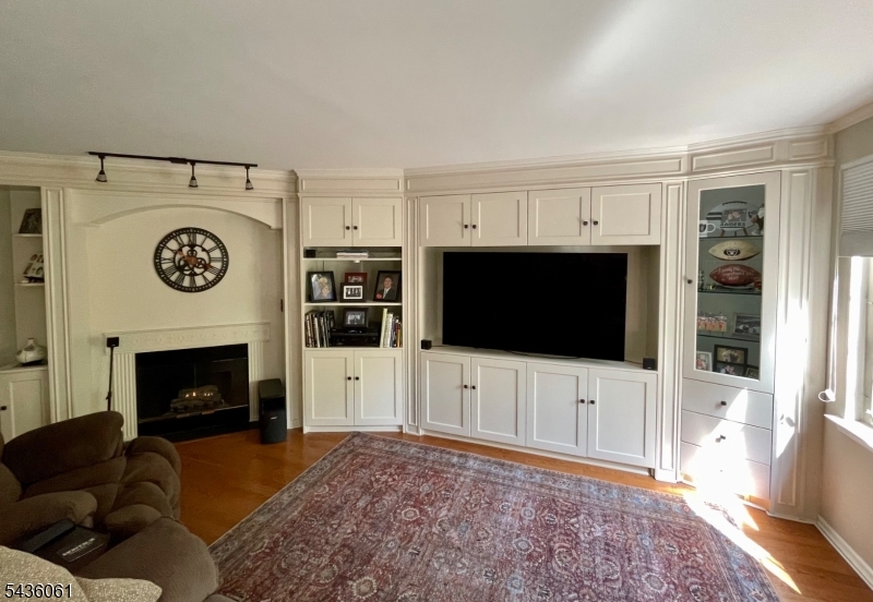 7 Daisey Road Berkeley Heights, NJ 07922 - Photo 2 of 14