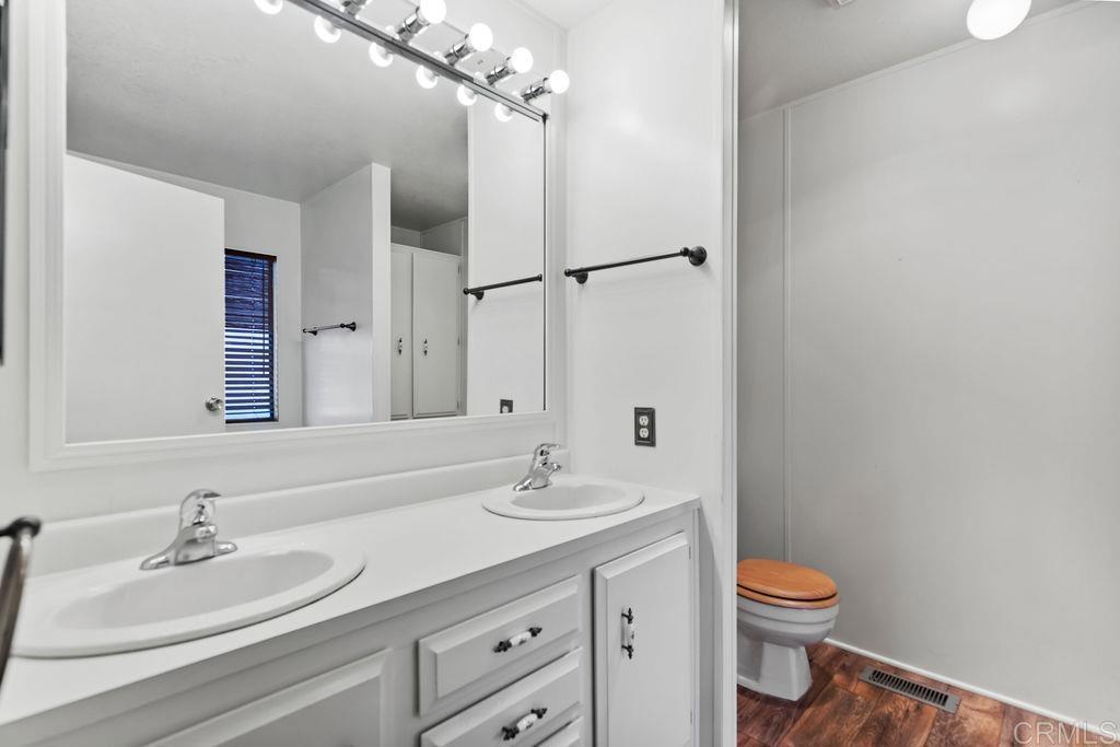 11949 Riverside Drive, Unit 36 Lakeside, CA 92040 - Photo 39 of 47 Master Bathroom