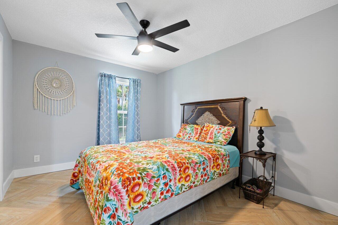32 Northwest 12th Avenue Boca Raton, FL 33486 - Photo 12 of 27 Guest Room #1
