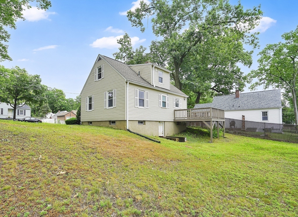 328 Hartwick Street Springfield, MA 01108 - Photo 34 of 37
