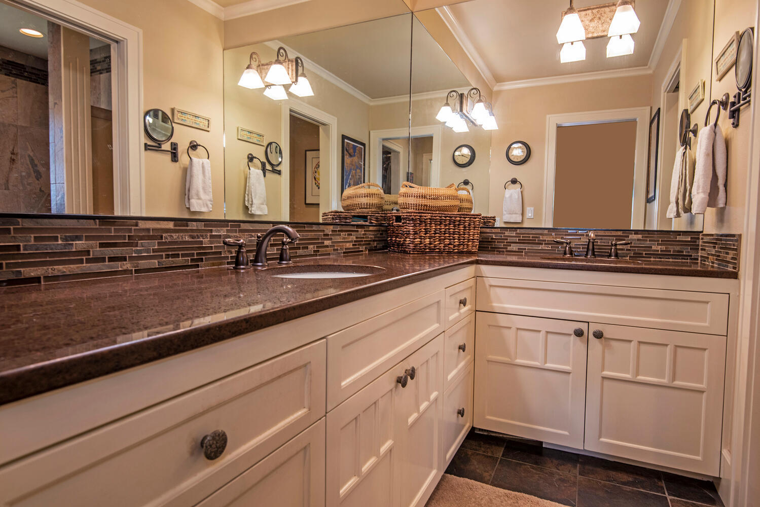 69950 Cowboy Jones Road Sisters, OR 97759 - Photo 26 of 57 Master Bath with Double Vanity