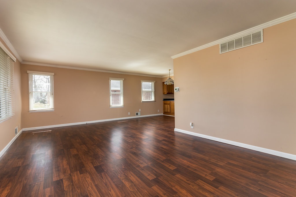 5105 North Oak Road Muncie, IN 47303 - Photo 3 of 12 Gallery Image 3
