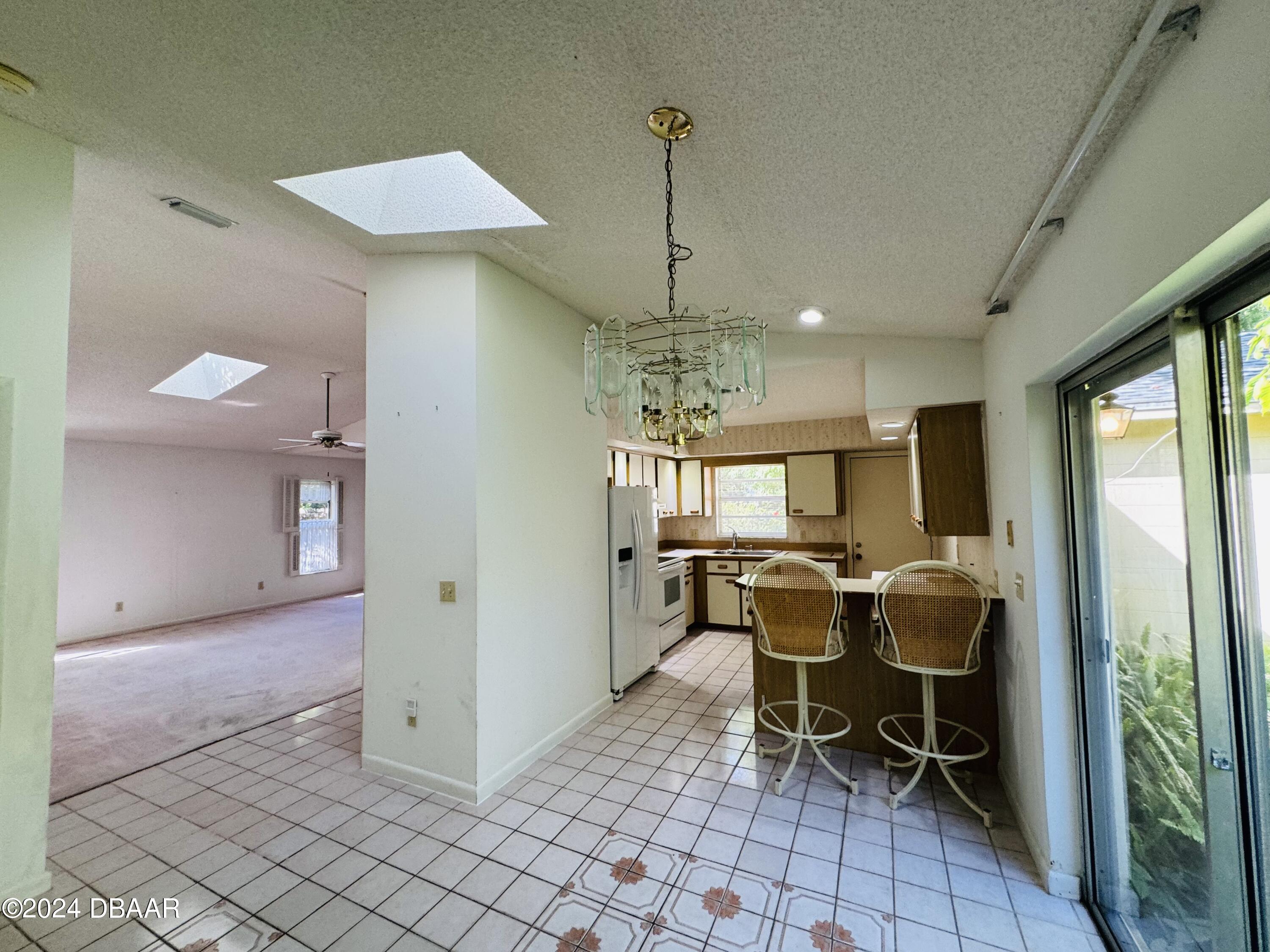 189 Grove Street Ormond Beach, FL 32174 - Photo 13 of 46 Breakfast bar