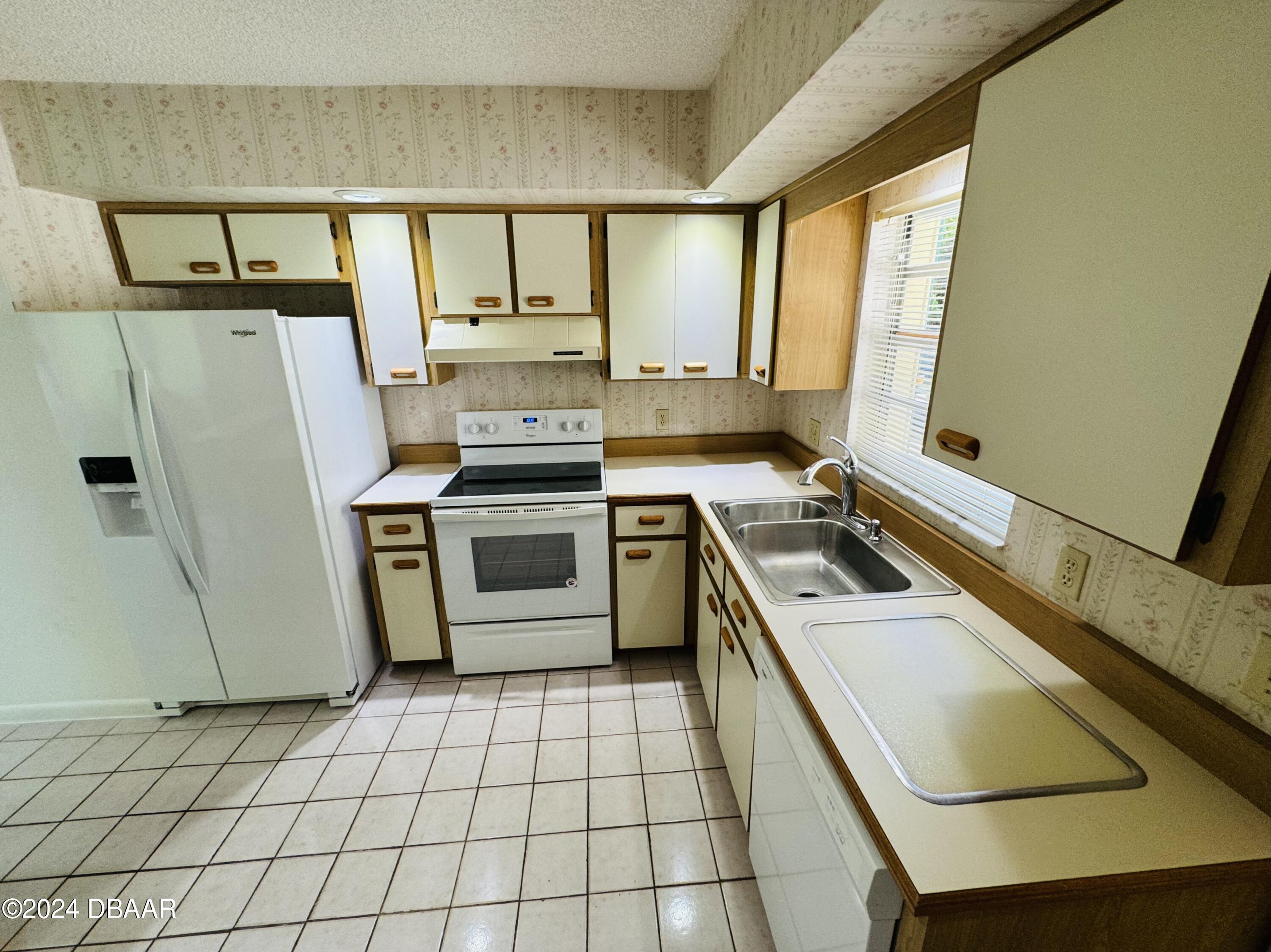 189 Grove Street Ormond Beach, FL 32174 - Photo 14 of 46 Kitchen