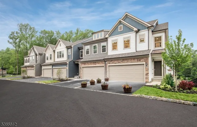 $765,240 | 27 Wadsworth Drive, Unit 6, Denville, NJ 07834