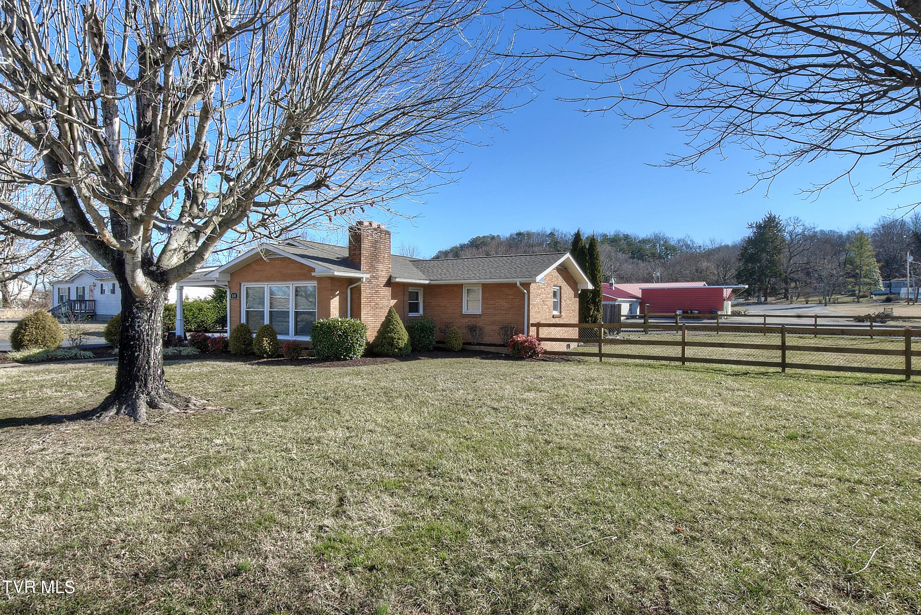 838 South Austin Springs Road Johnson City, TN 37601 - Photo 3 of 40 DSC_0031_2_3_4_5_6