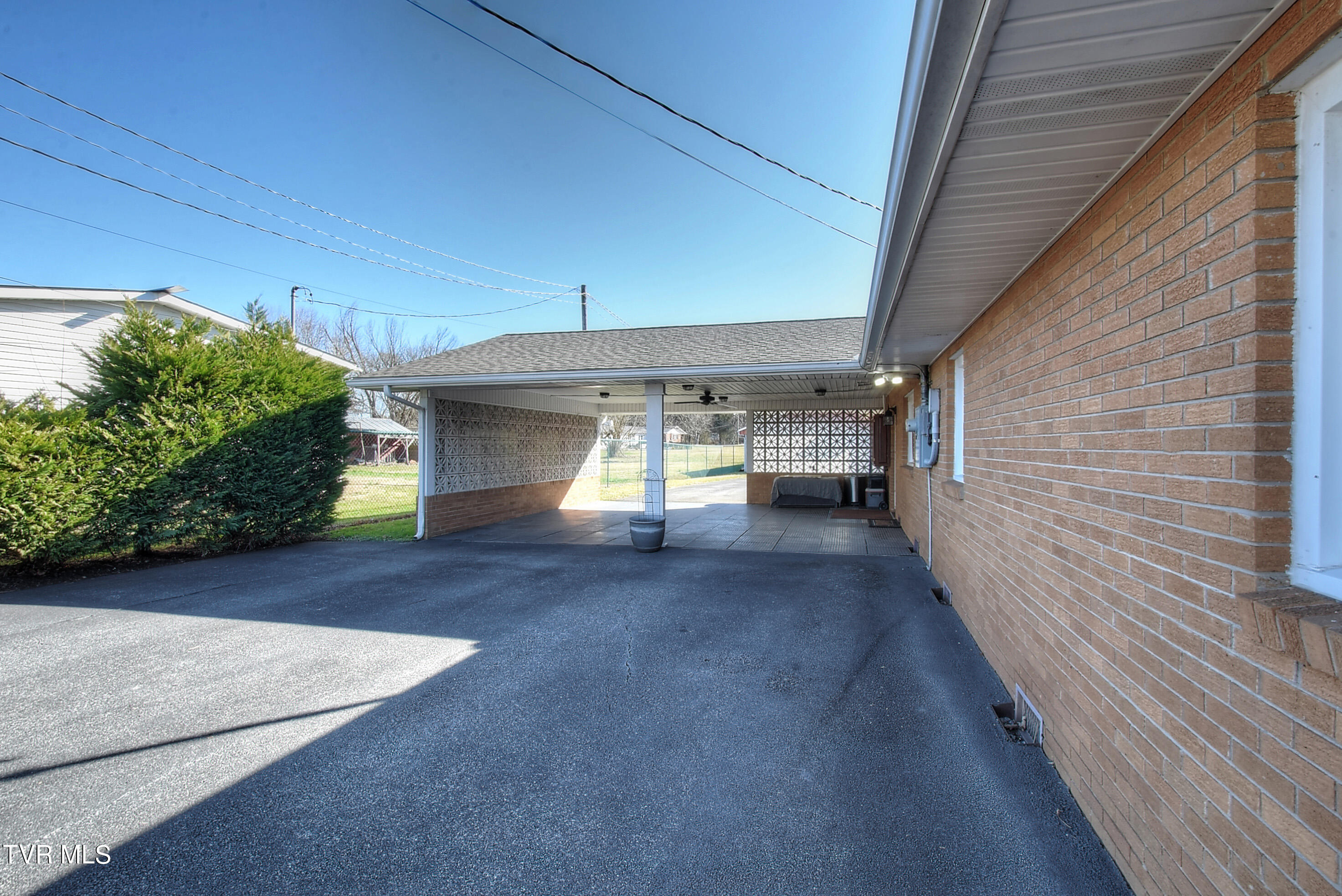838 South Austin Springs Road Johnson City, TN 37601 - Photo 5 of 40 DSC_0061_2_3_4_5_6