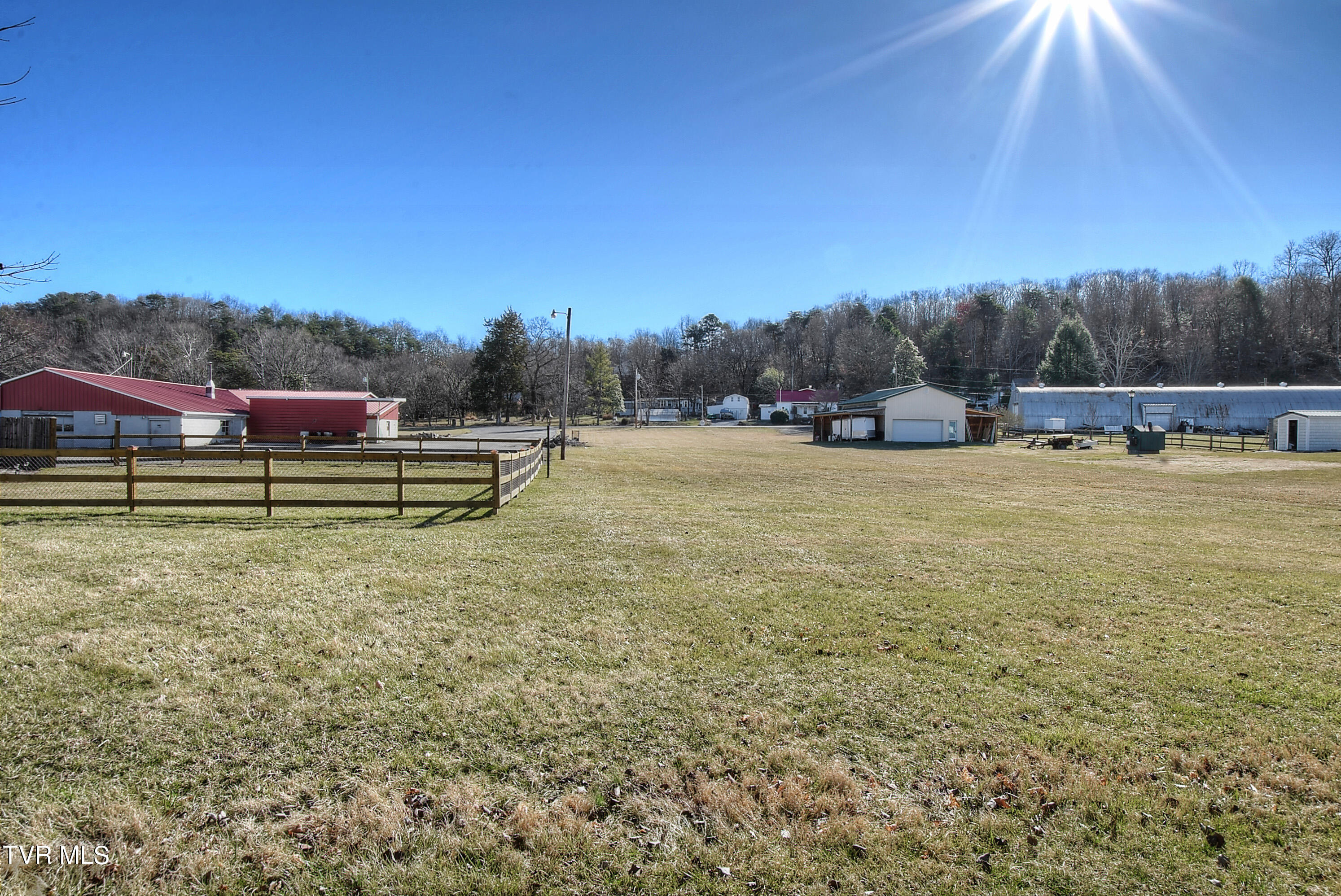 838 South Austin Springs Road Johnson City, TN 37601 - Photo 6 of 40 DSC_0037_38_39_40_41_42