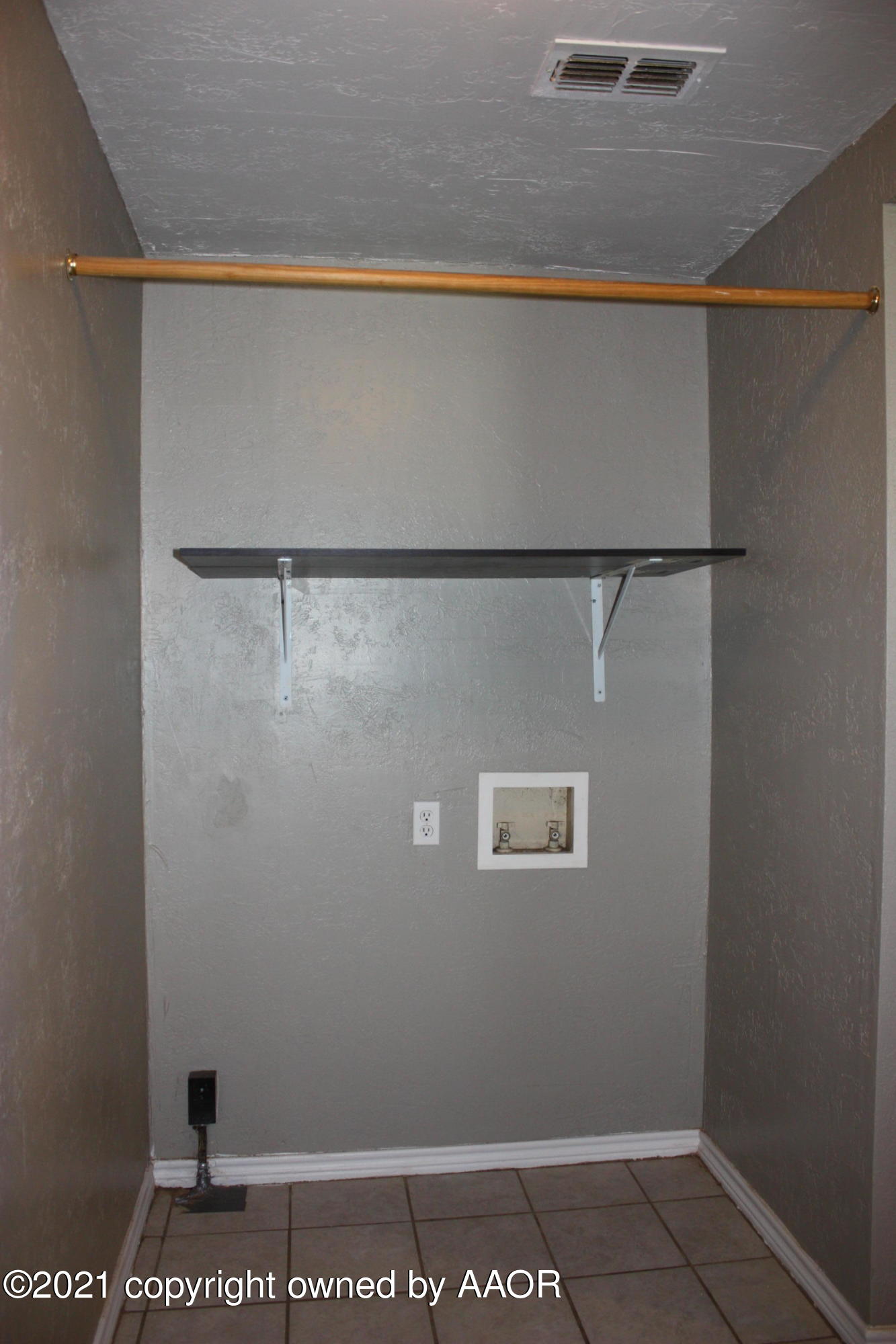 3905 South Tyler Street Amarillo, TX 79110 - Photo 24 of 35 a view of bathroom