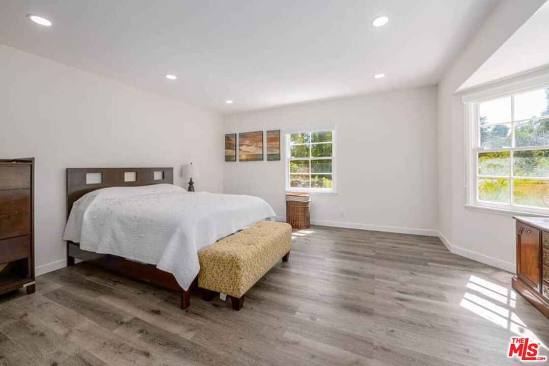 2841 Roscomare Road Los Angeles, CA 90077 - Photo 18 of 28