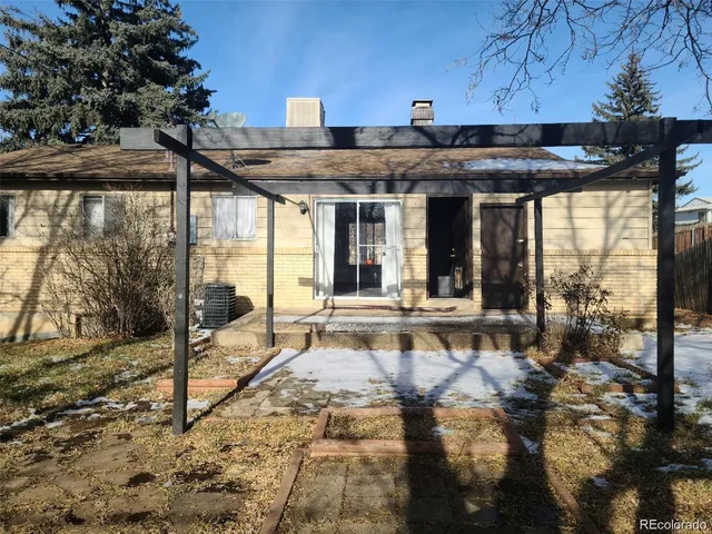 a living room filled with furniture