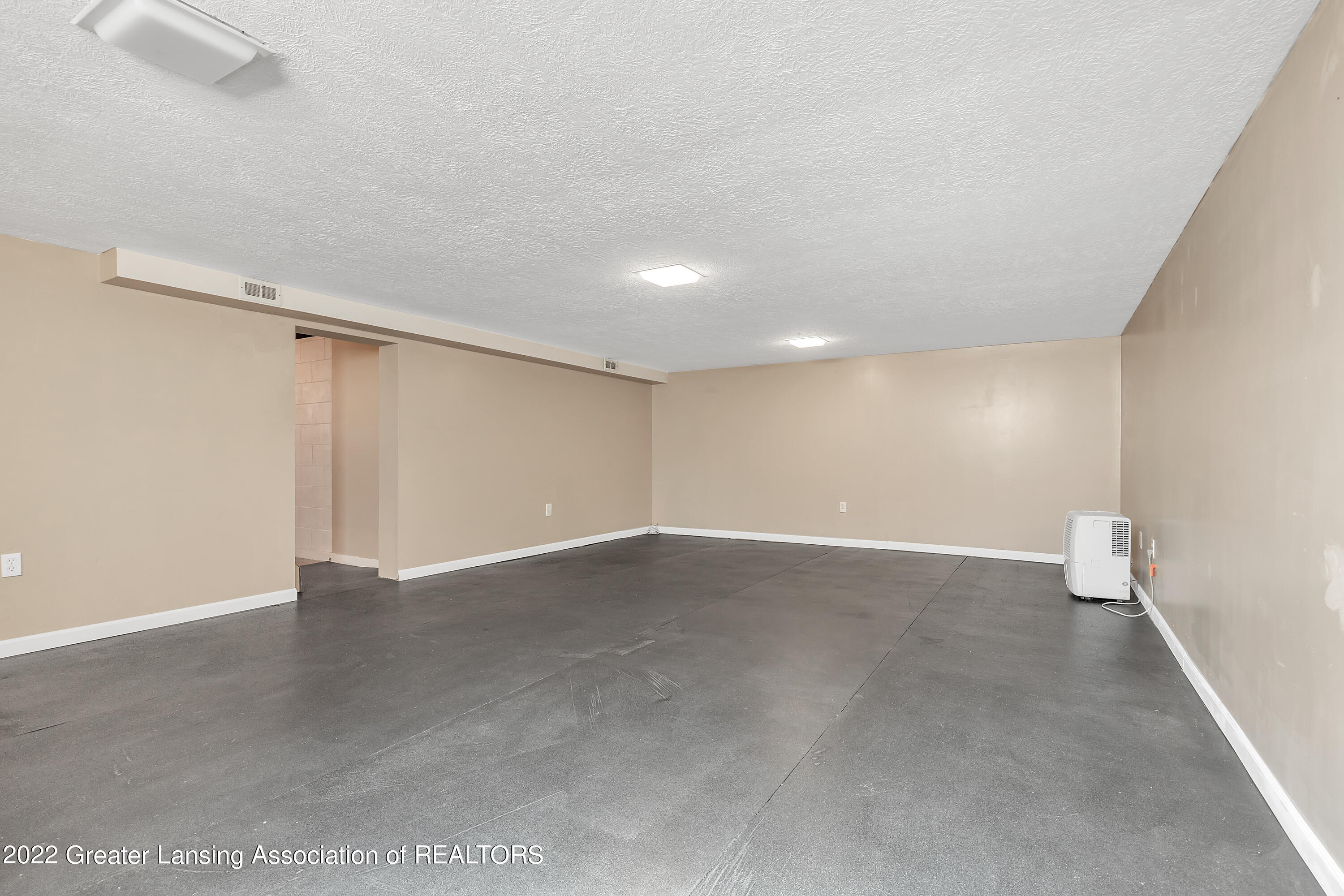 1130 North Creyts Road Lansing, MI 48917 - Photo 27 of 37 35-1130-n-creyts-rd-WindowStill-Real-Est