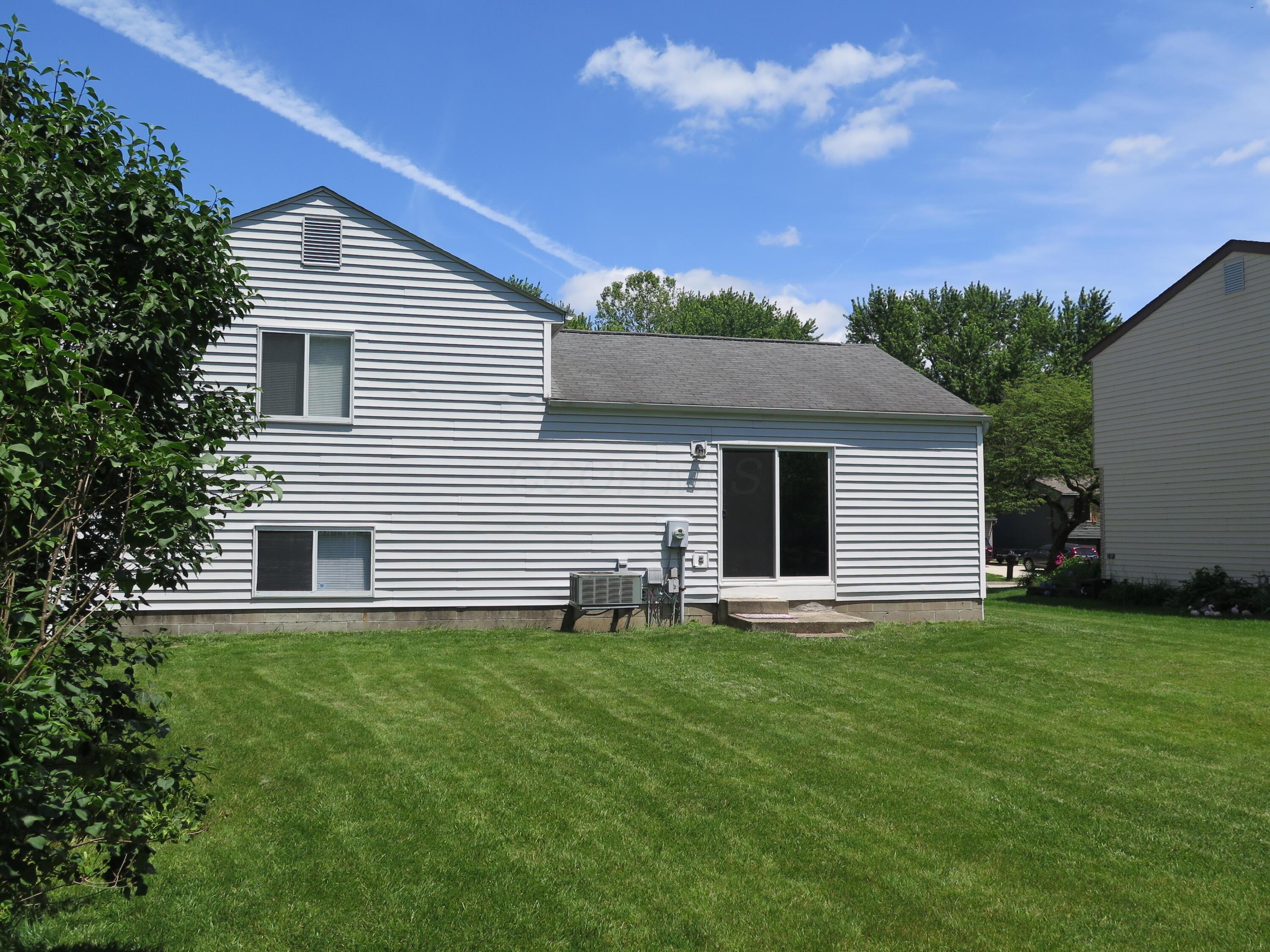 1921 Lost Valley Road Powell, OH 43065 - Photo 6 of 28 Professionally maintained yard