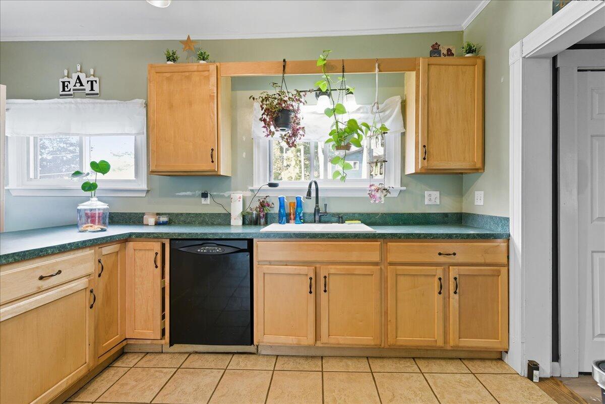 4 Beacon Street Livermore Falls, ME 04254 - Photo 8 of 54 27-4 Beacon st_livermore_ME--20