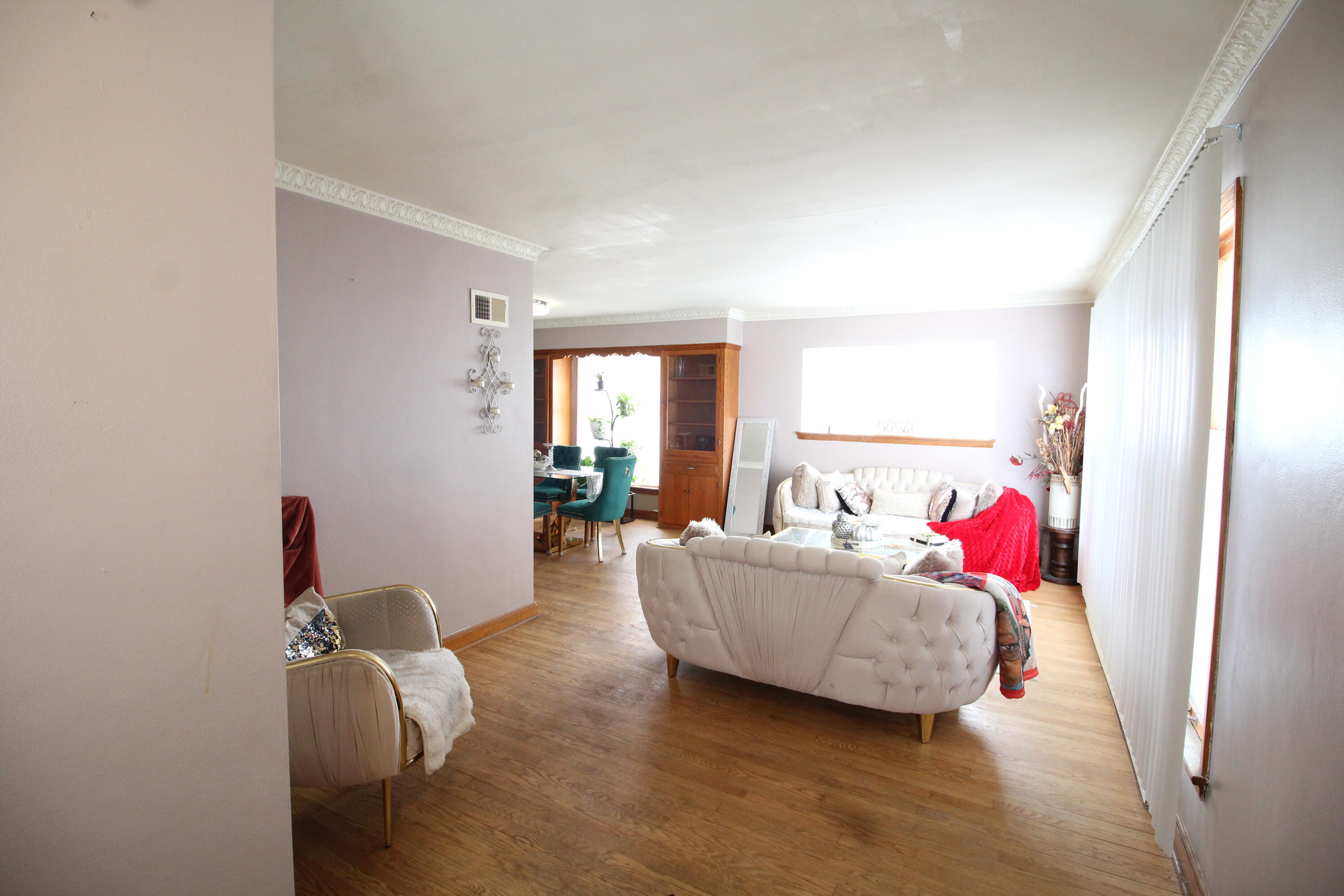 4034 North 63rd Street Milwaukee, WI 53216 - Photo 6 of 27 Living Room