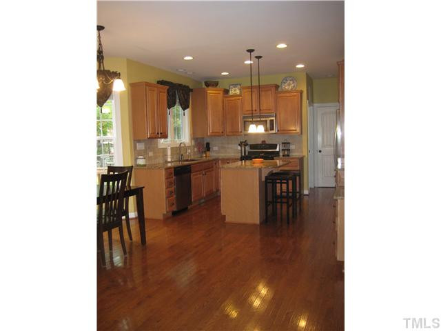 1002 Bianco Drive Raleigh, NC 27607 - Photo 5 of 13 Photo 5