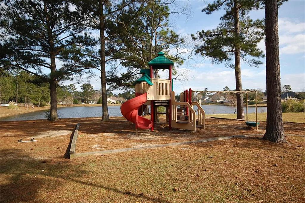 1949 West Ridge Drive Mandeville, LA 70448 - Photo 21 of 22 Gallery Image 21