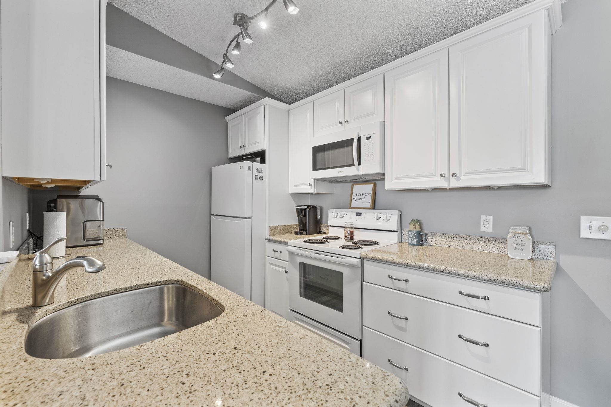 2265 Huntingdon Drive, Unit J Surfside Beach, SC 29575 - Photo 10 of 40