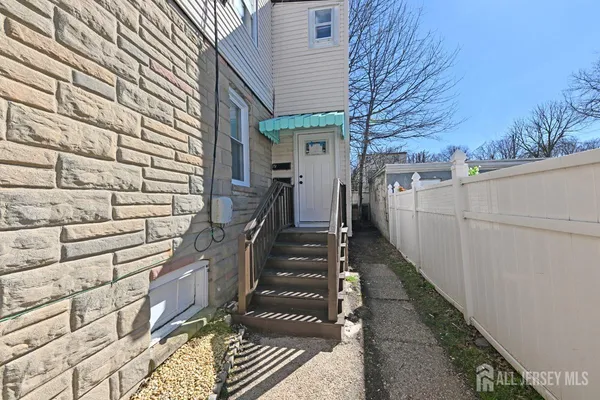 a view of a pathway of a house