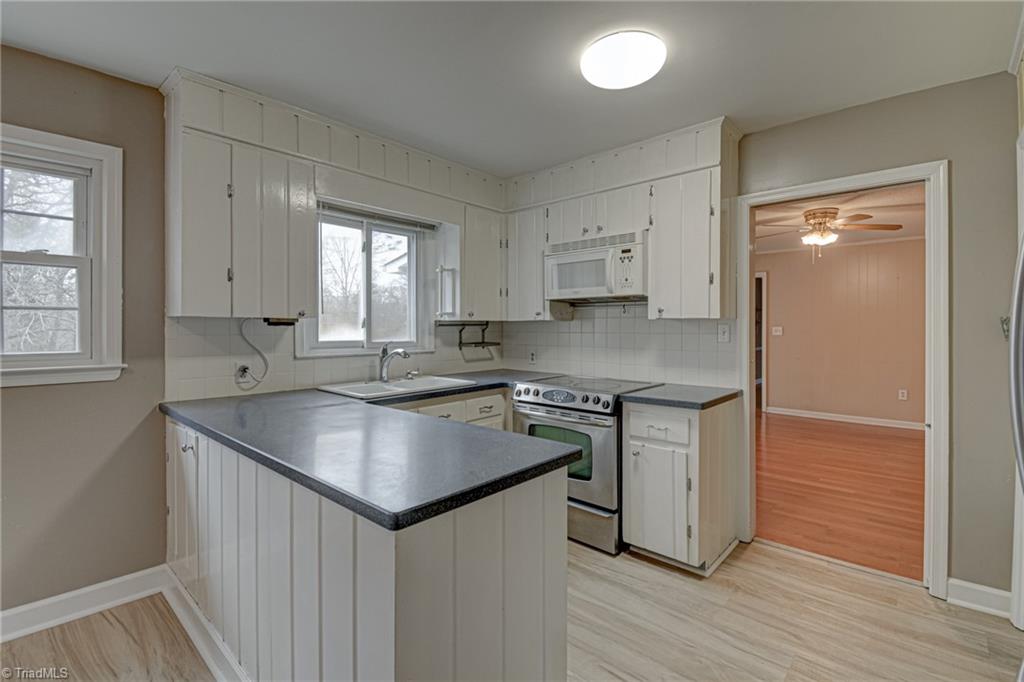 1290 Jonestown Road Winston-Salem, NC 27103 - Photo 12 of 44