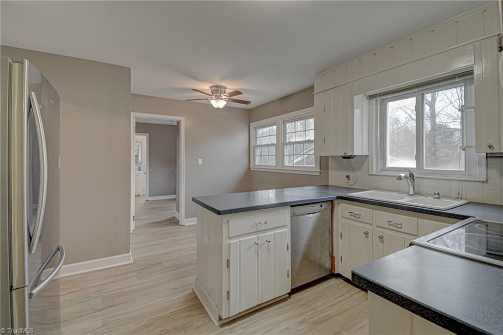 1290 Jonestown Road Winston-Salem, NC 27103 - Photo 14 of 45