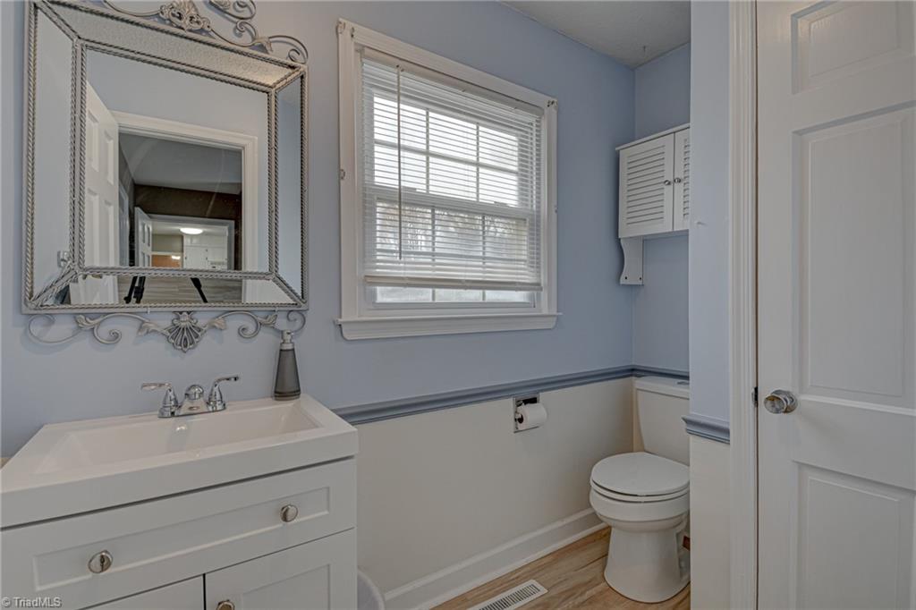 1290 Jonestown Road Winston-Salem, NC 27103 - Photo 21 of 45