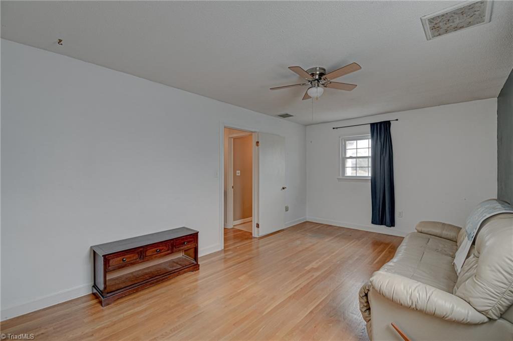 1290 Jonestown Road Winston-Salem, NC 27103 - Photo 27 of 44