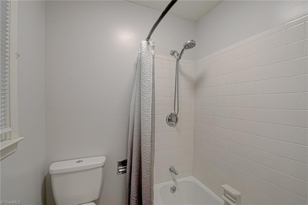 1290 Jonestown Road Winston-Salem, NC 27103 - Photo 34 of 44