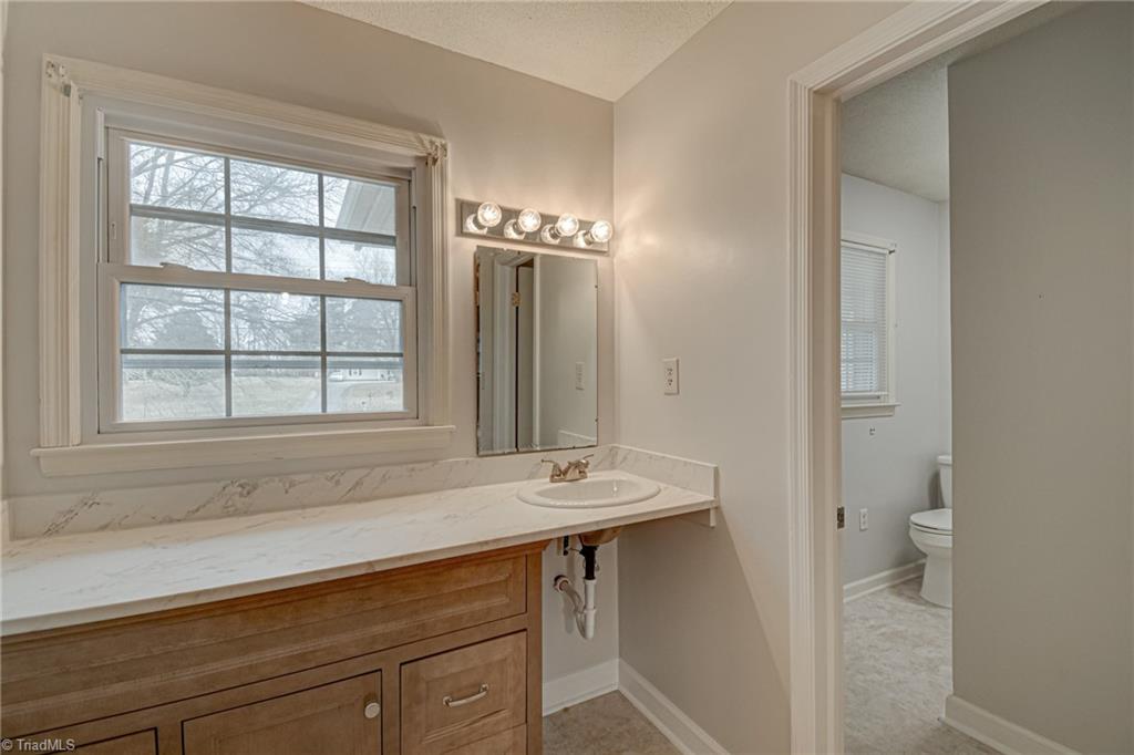 1290 Jonestown Road Winston-Salem, NC 27103 - Photo 34 of 45