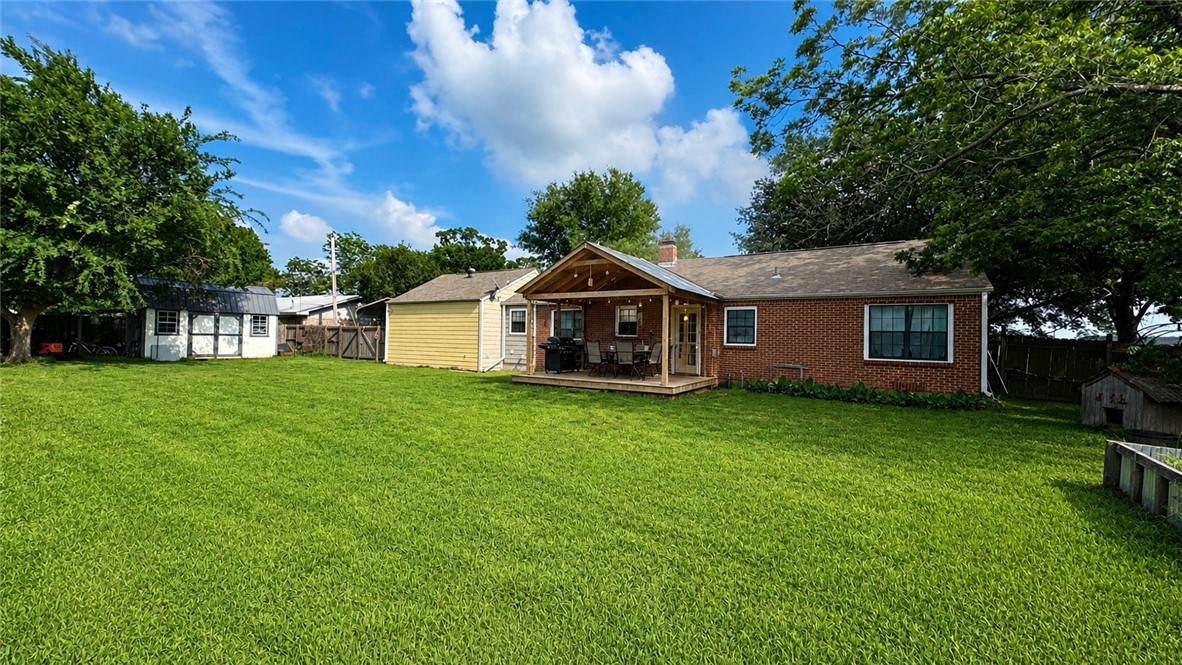 503 West Decherd Street Franklin, TX 77856 - Photo 13 of 14