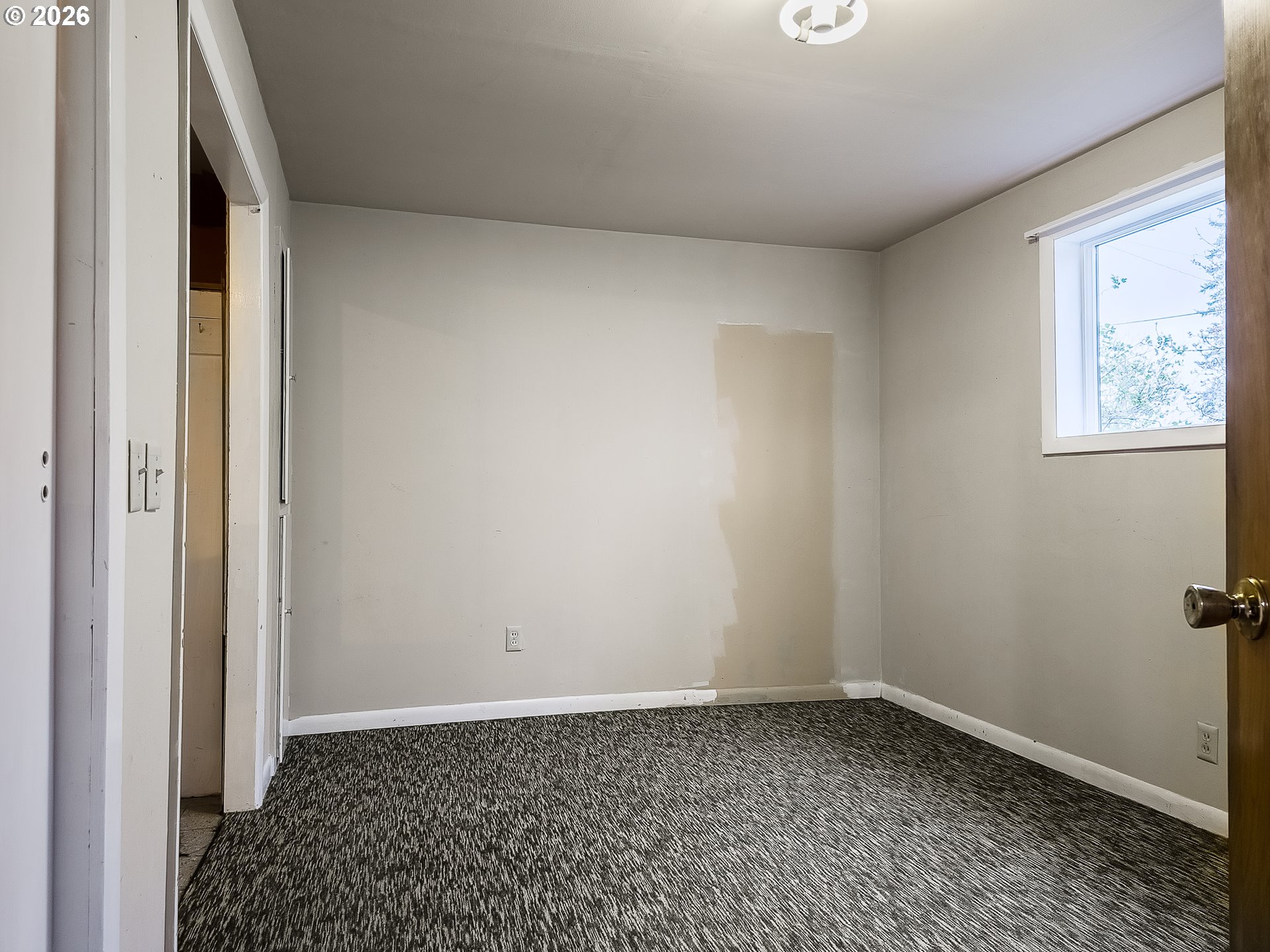 190 South 6th Street Elgin, OR 97827 - Photo 13 of 15 a big room with a window