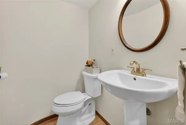 $625,000 | 8 Price Court, Olivette, MO 63132