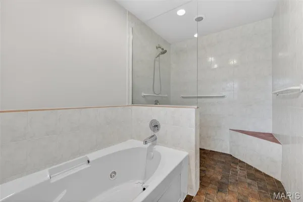 $625,000 | 8 Price Court, Olivette, MO 63132