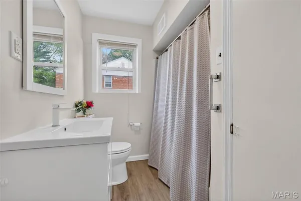 $625,000 | 8 Price Court, Olivette, MO 63132