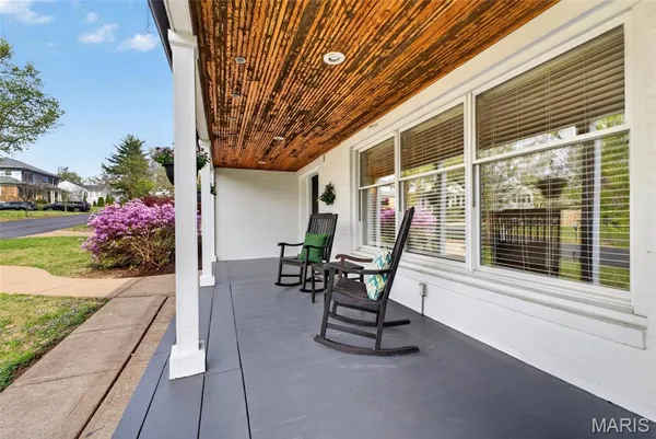 $625,000 | 8 Price Court, Olivette, MO 63132