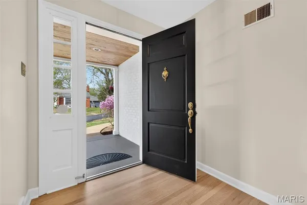 $625,000 | 8 Price Court, Olivette, MO 63132