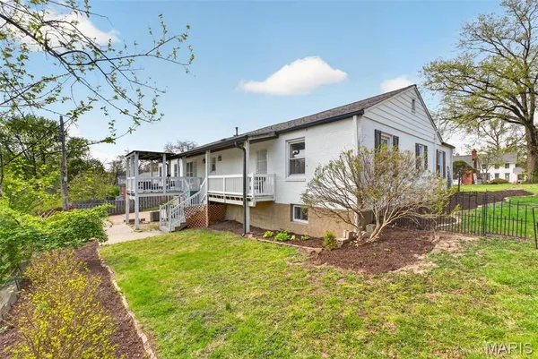 $625,000 | 8 Price Court, Olivette, MO 63132