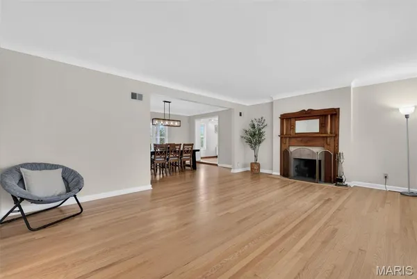 $625,000 | 8 Price Court, Olivette, MO 63132