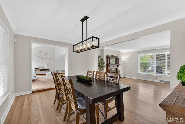 $625,000 | 8 Price Court, Olivette, MO 63132