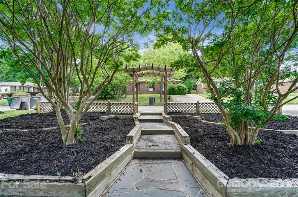 801 Tilden Road Charlotte, NC 28214 - Photo 6 of 45 Gallery Image 6
