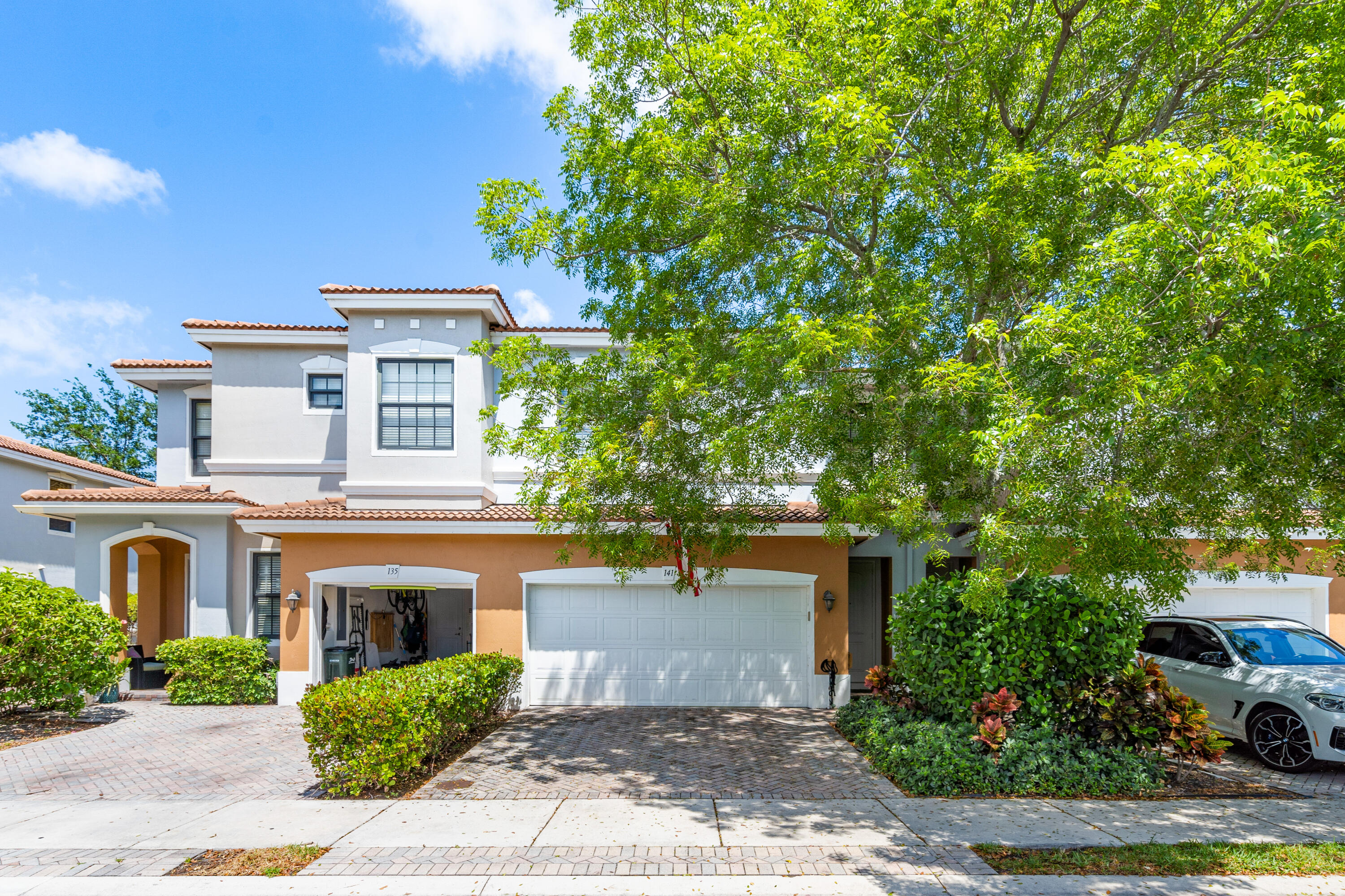 141 Astor Circle Delray Beach, FL 33484 - Photo 1 of 40 front
