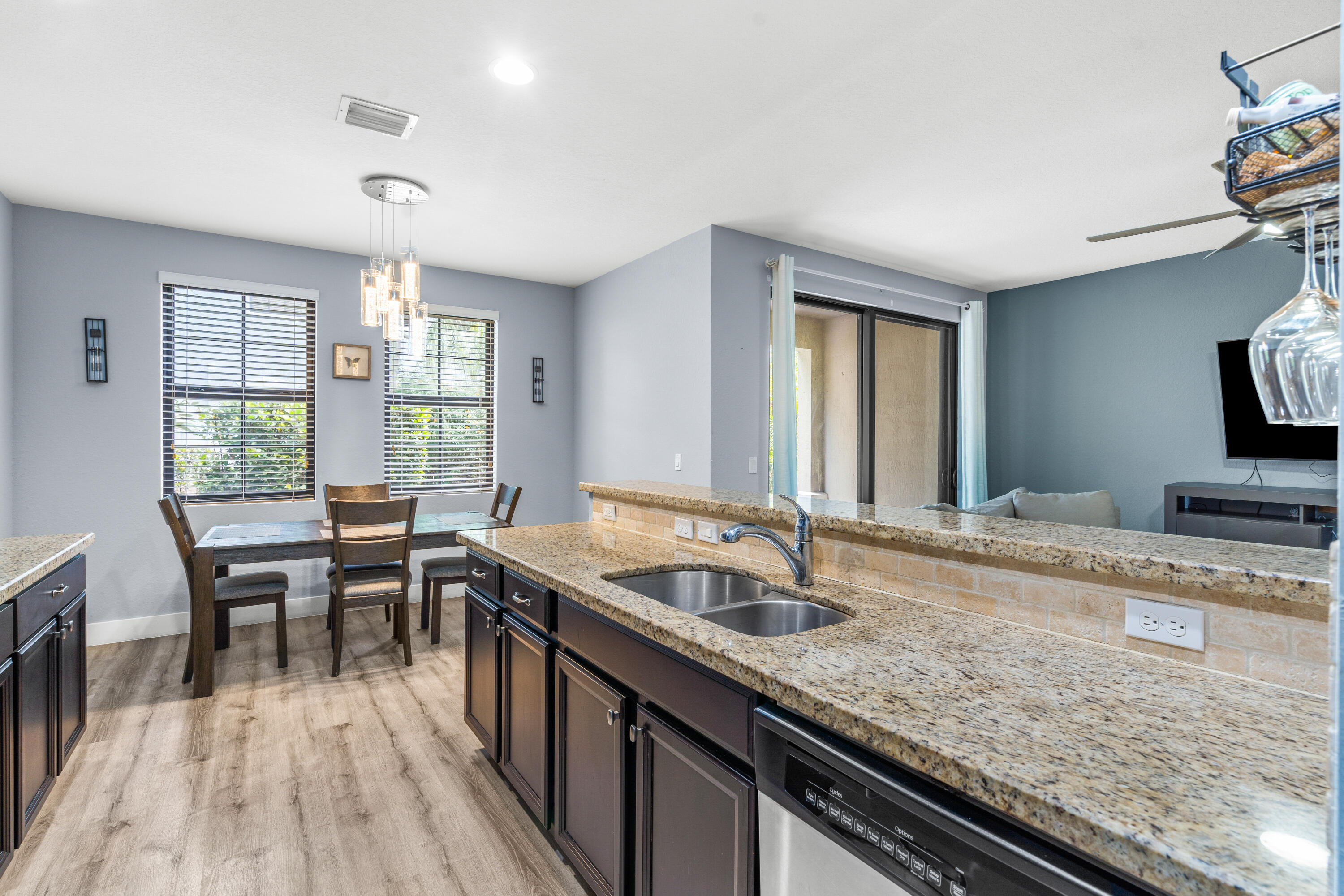 141 Astor Circle Delray Beach, FL 33484 - Photo 11 of 40 011-141AstorCircle-DelrayBeach-FL-33484-