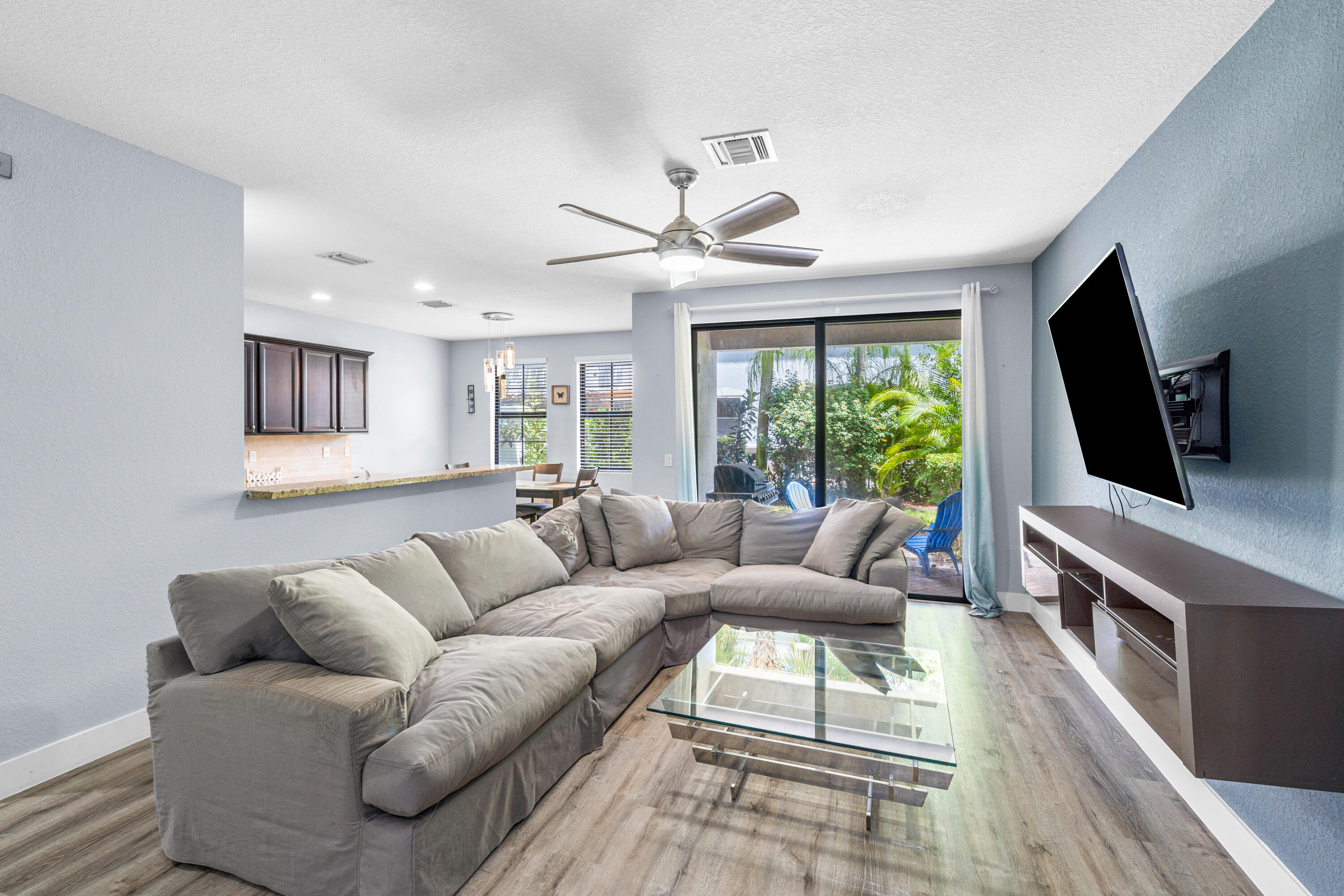 141 Astor Circle Delray Beach, FL 33484 - Photo 5 of 40 005-141AstorCircle-DelrayBeach-FL-33484-