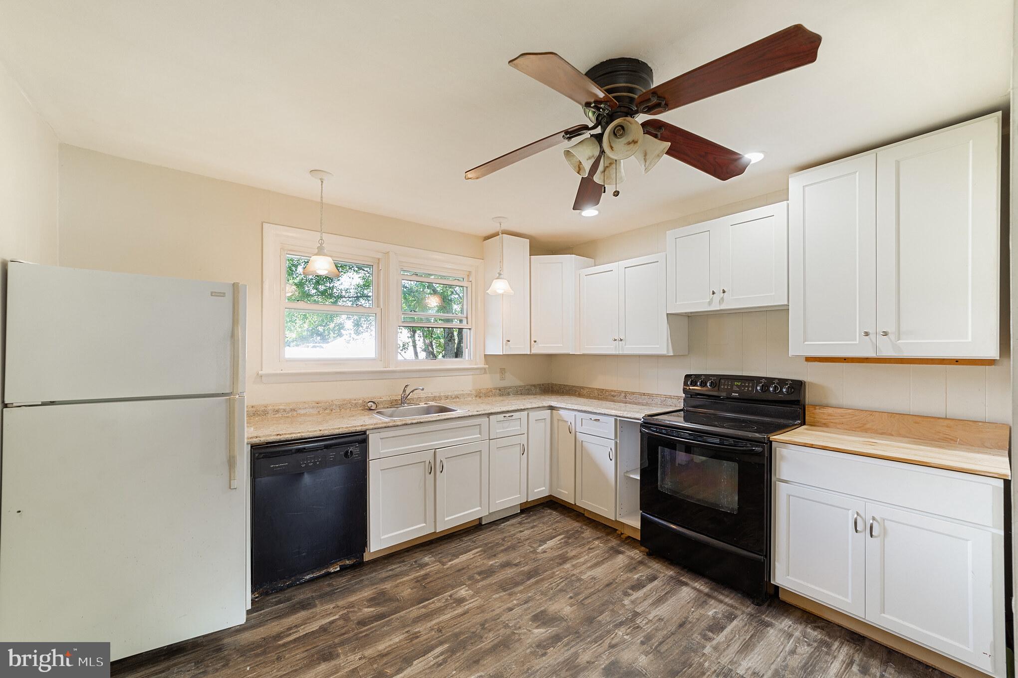 397 King Road West Chester, PA 19380 - Photo 7 of 23 Kitchen