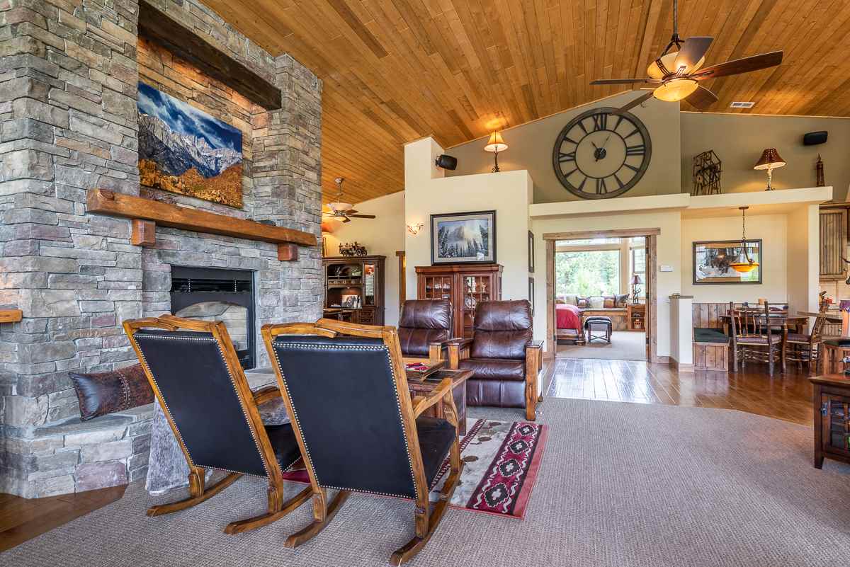 52 Ridge Way Mammoth Lakes, CA 93546 - Photo 11 of 32 Gallery Image 11