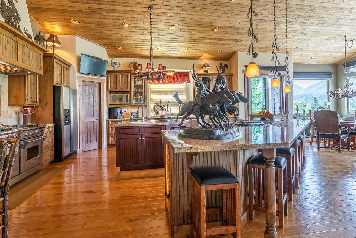 52 Ridge Way Mammoth Lakes, CA 93546 - Photo 17 of 32 Gallery Image 17