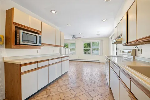 $878,888 | 20 Deb Street, Plainview, NY 11803